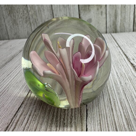 Vtg Studio Art Glass Crystal Ball Pink Flower Paperweight 2.5" Gift Desk Decor - Picture 1 of 8